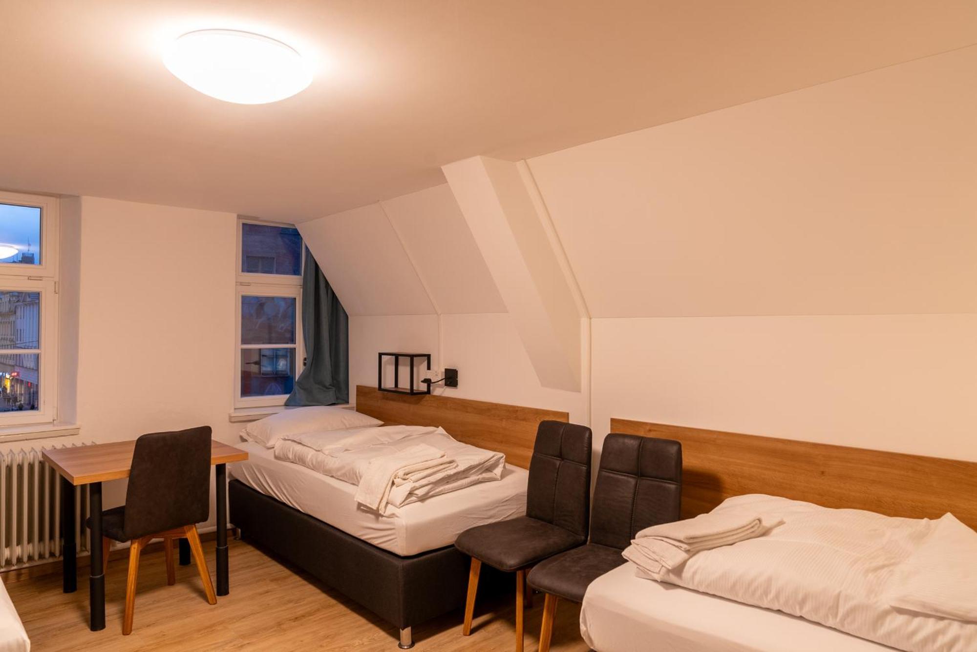 Brauhaus-Hotel Koenig Von Flandern Augusta Esterno foto